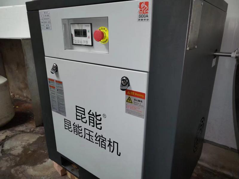 怎么快速鑒別成都空壓機(jī)潤滑油是否需要更換？ 