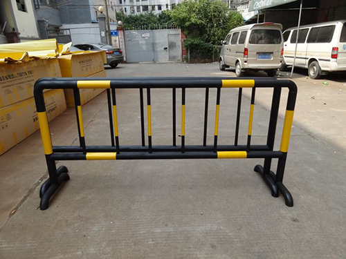 鐵馬護(hù)欄 鐵馬護(hù)欄